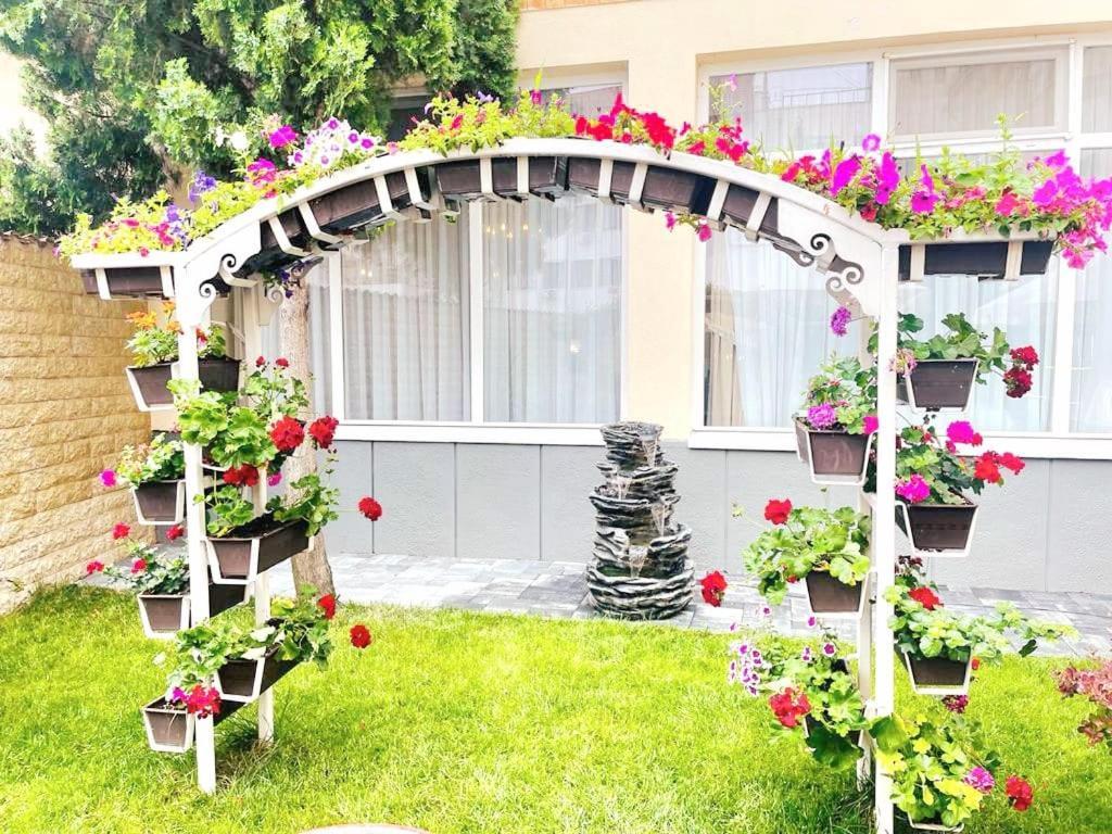 Hotel Bulevard Prestige Слатина Екстериор снимка