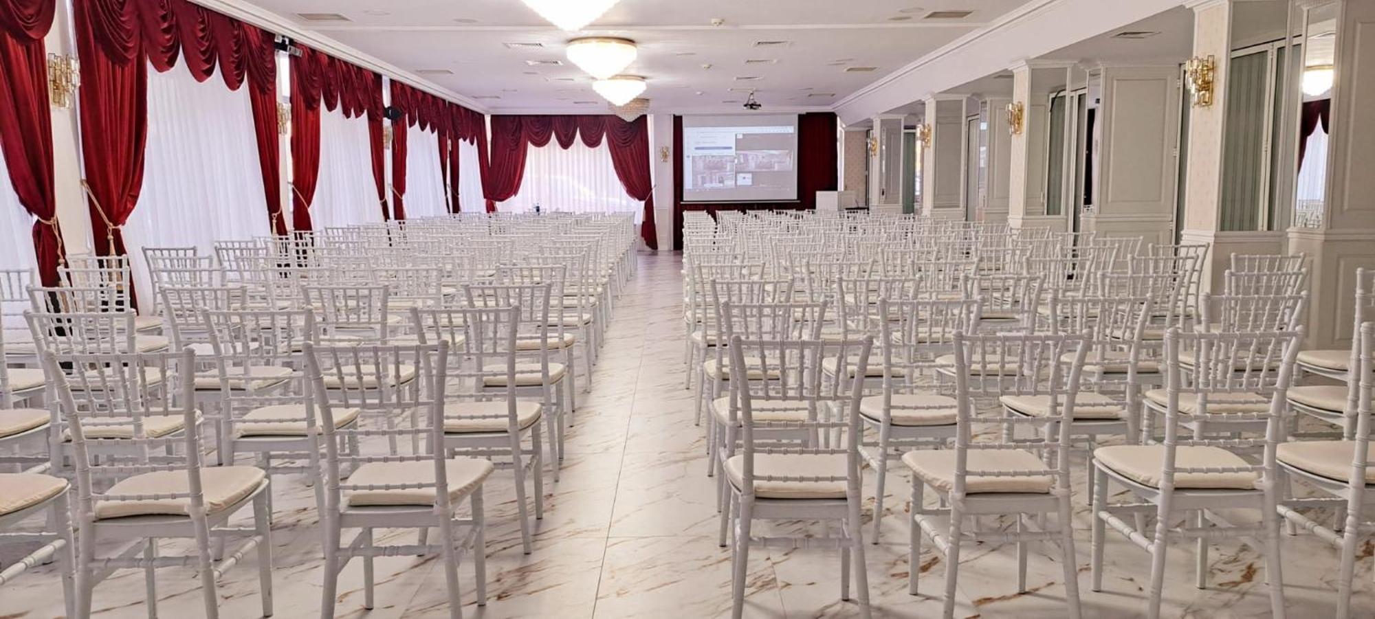 Hotel Bulevard Prestige Слатина Екстериор снимка