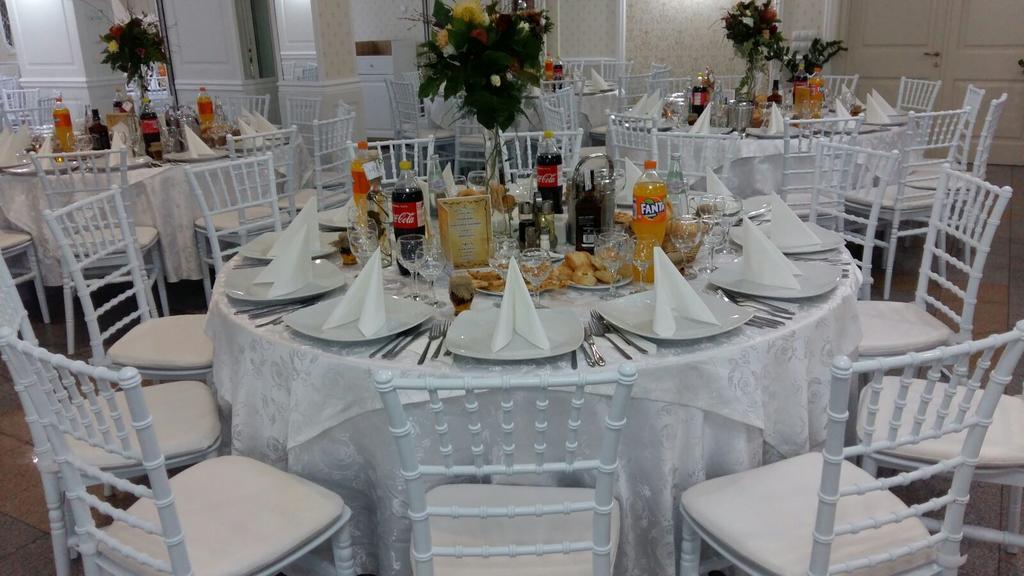 Hotel Bulevard Prestige Слатина Екстериор снимка