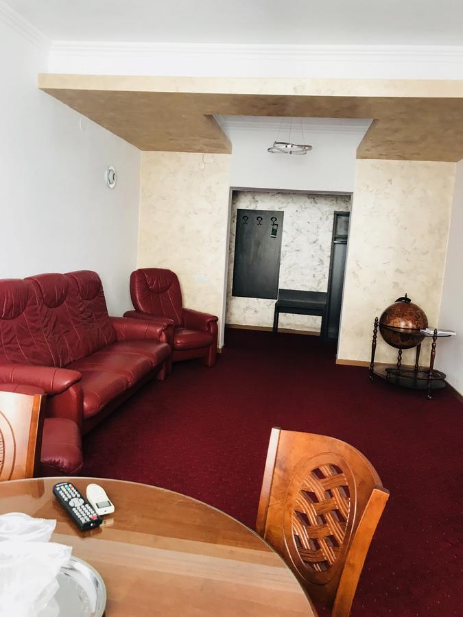 Hotel Bulevard Prestige Слатина Екстериор снимка