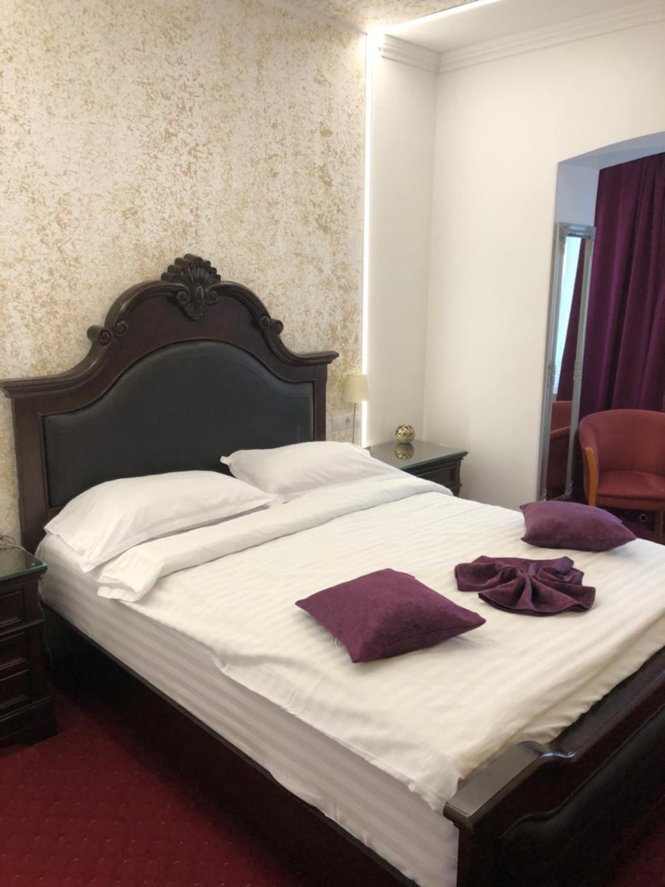 Hotel Bulevard Prestige Слатина Екстериор снимка