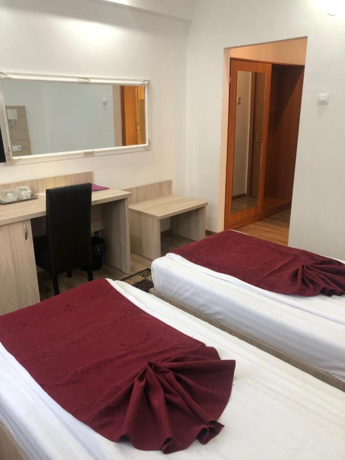 Hotel Bulevard Prestige Слатина Екстериор снимка